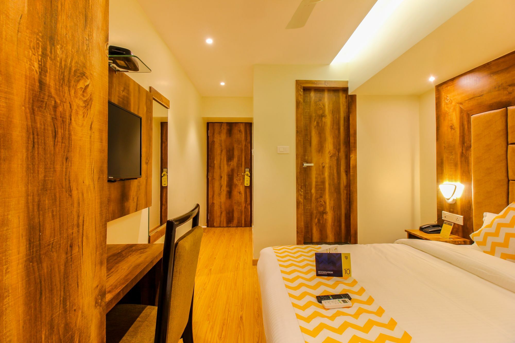 Fluorescent By Bizzgrow Hotels International Airport - Formerly Known As Byaris International Mumbai Exterior foto