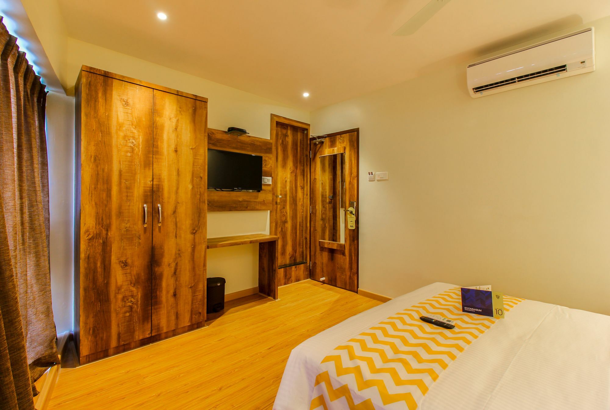 Fluorescent By Bizzgrow Hotels International Airport - Formerly Known As Byaris International Mumbai Exterior foto