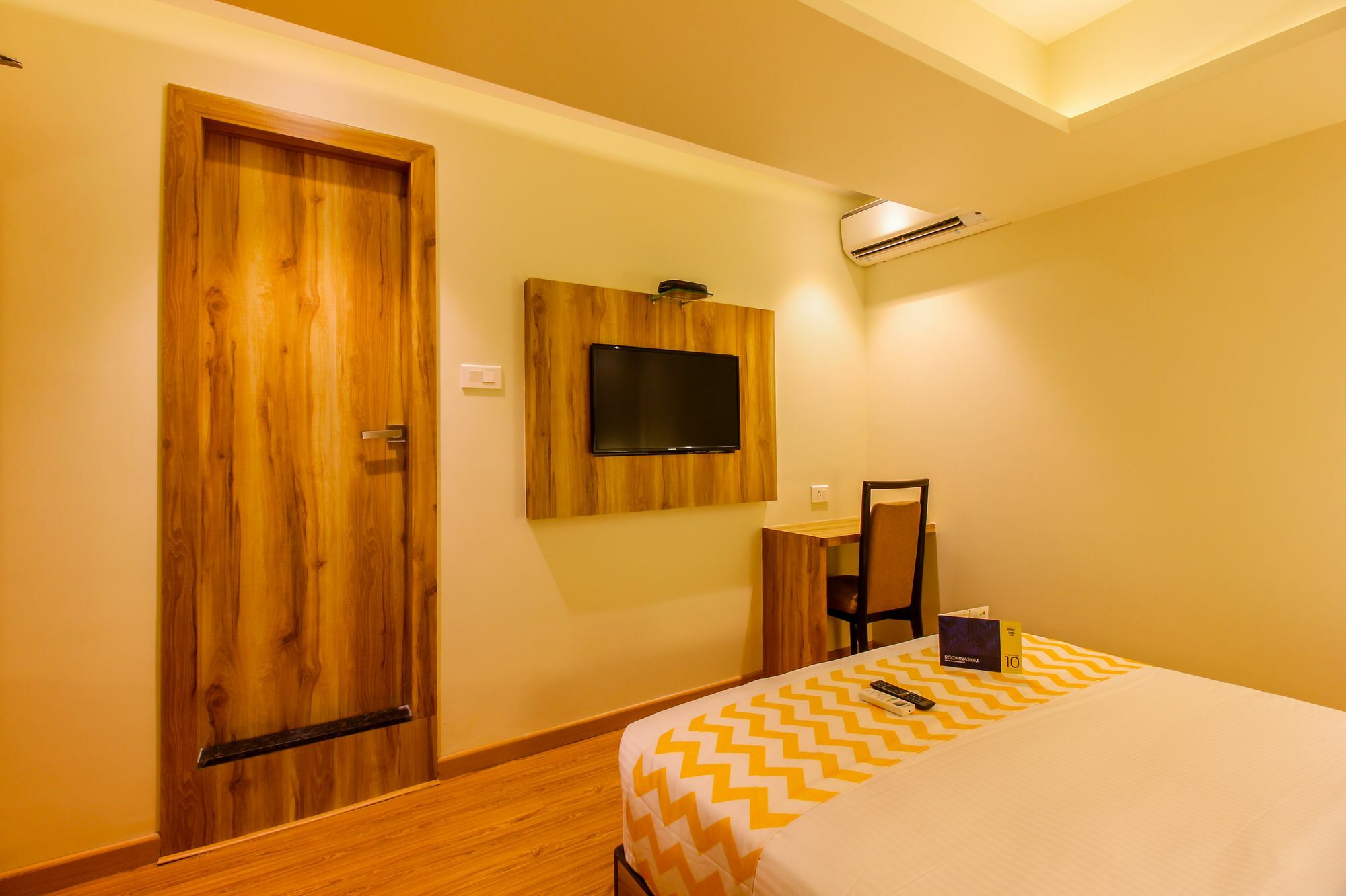 Fluorescent By Bizzgrow Hotels International Airport - Formerly Known As Byaris International Mumbai Exterior foto